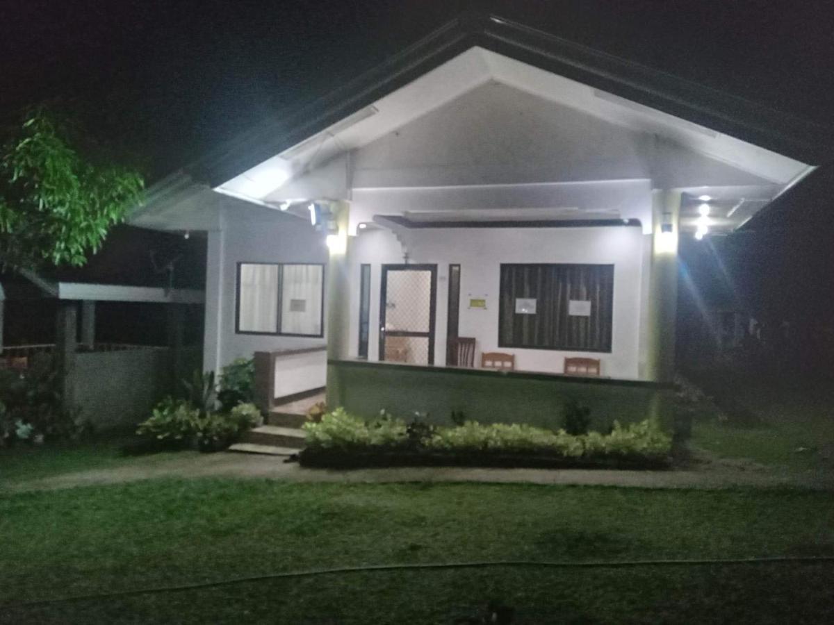 Balai Mariacaria Pension House Guindulman Esterno foto